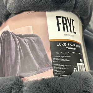 Frye Luxe Faux Fur Throw - Gray